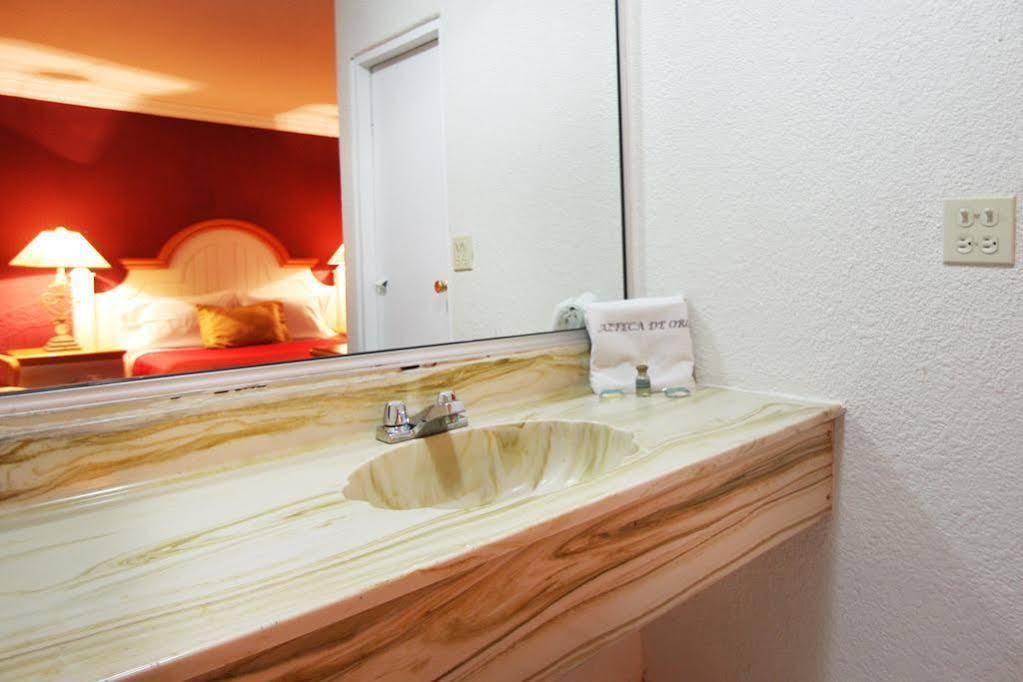 Hotel Azteca De Oro Мехикали Экстерьер фото