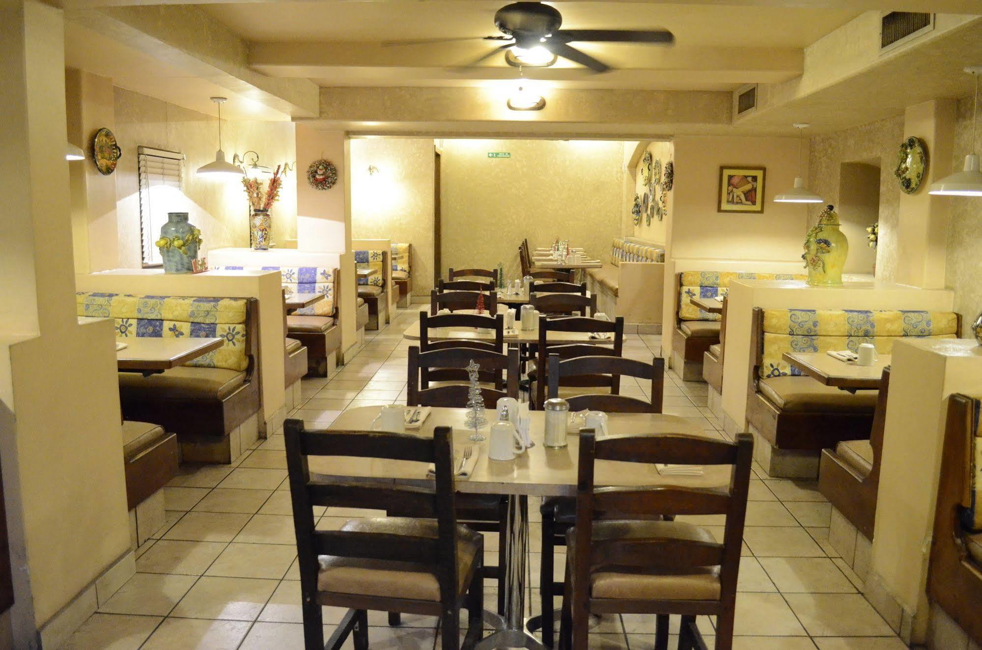 Hotel Azteca De Oro Мехикали Экстерьер фото